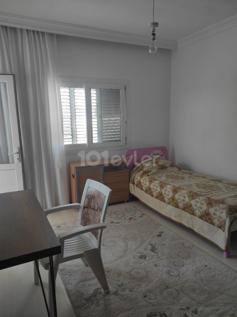 THERE ARE 3+1 APARTMENTS FOR RENT VERY CLOSE TO MITERED STOPS IN THE CITY OF للإجار شقة بالغونيلي قرب المواقف على الشارع العام ** 