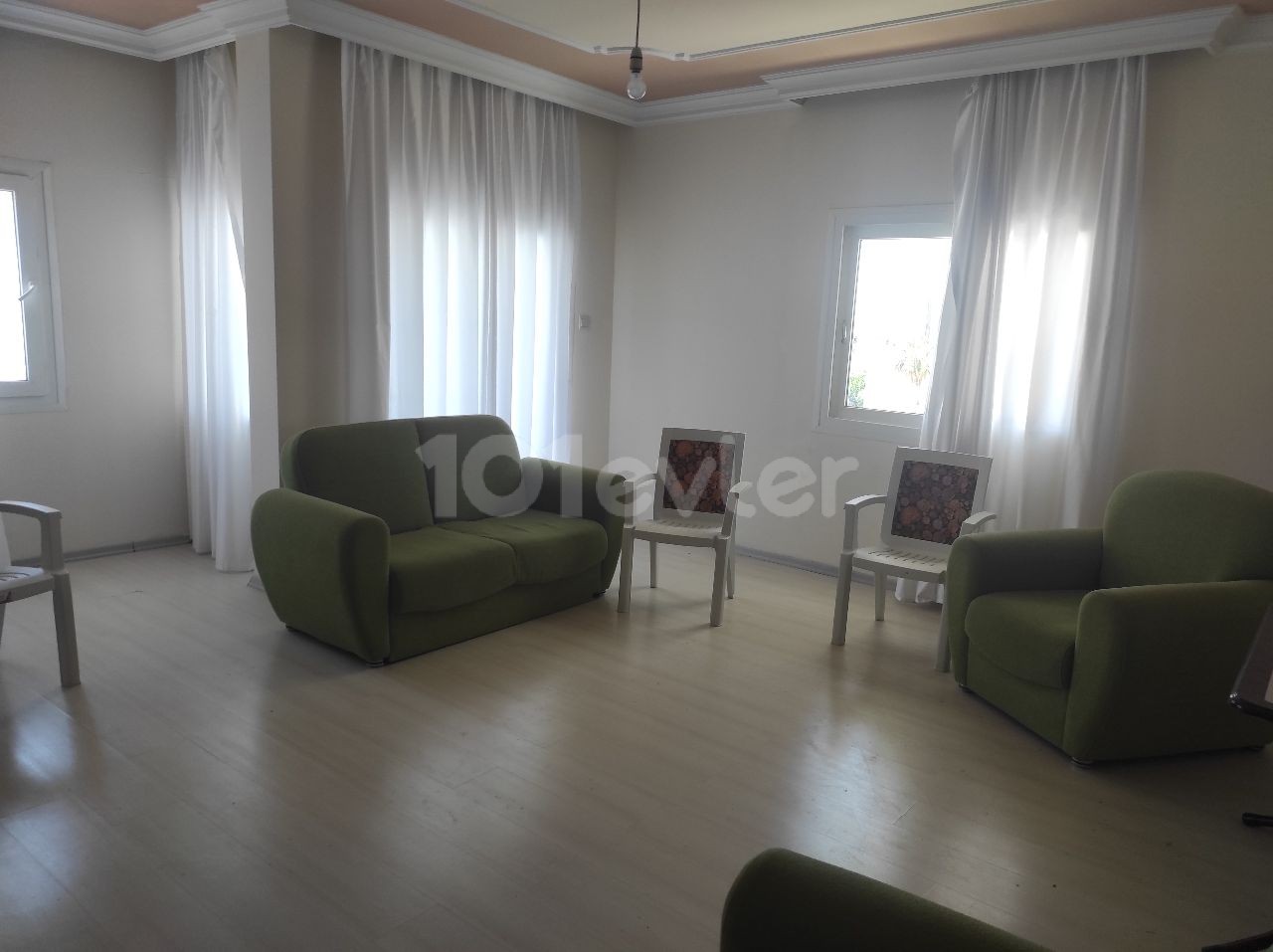 THERE ARE 3+1 APARTMENTS FOR RENT VERY CLOSE TO MITERED STOPS IN THE CITY OF للإجار شقة بالغونيلي قرب المواقف على الشارع العام ** 