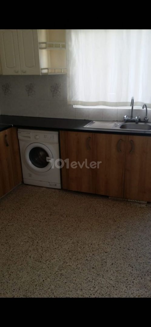 There are 3+1 apartments for rent in Göçmenköy للآجار شقة ٣+١ بالكوشمنقوي قريب من المواقف ** 