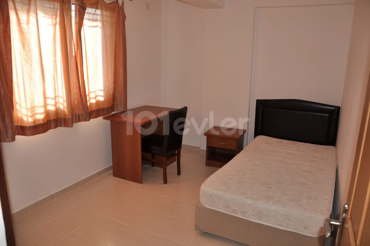 Yenikentte kiralık öğrenciye yönelik   2+1 daire للآجار شقة بينيكنت بسعر 4500 ليرة 