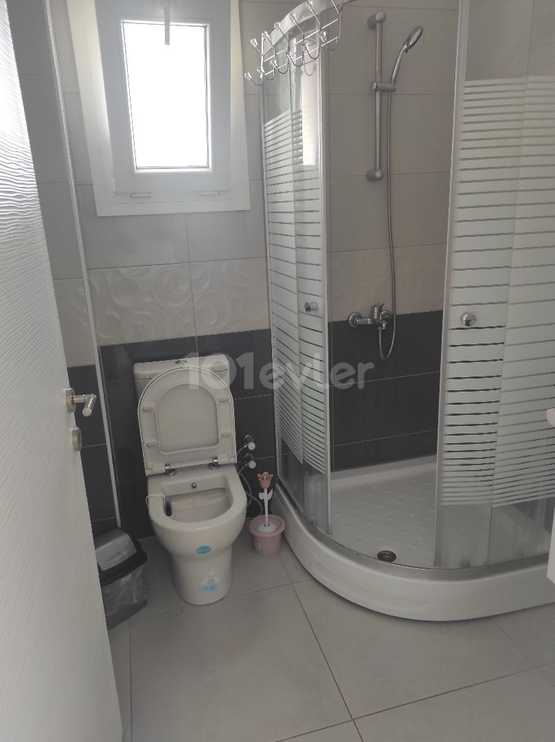 2 + 1 apartment with 3 monthly payment for rent very close to the stops in Gönyelide للآجرا شقة ٢+١ قرب الموقف دفع ٣اشهر ** 