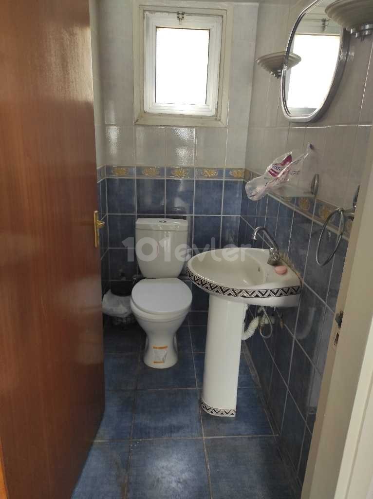 3+1 flat for rent in metehan 