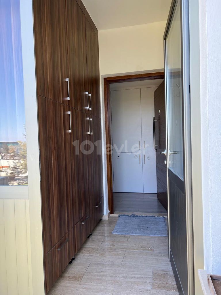 GROUND FLOOR APARTMENT WITH SHARED POOL FOR RENT IN OLIVE GROVE ** 