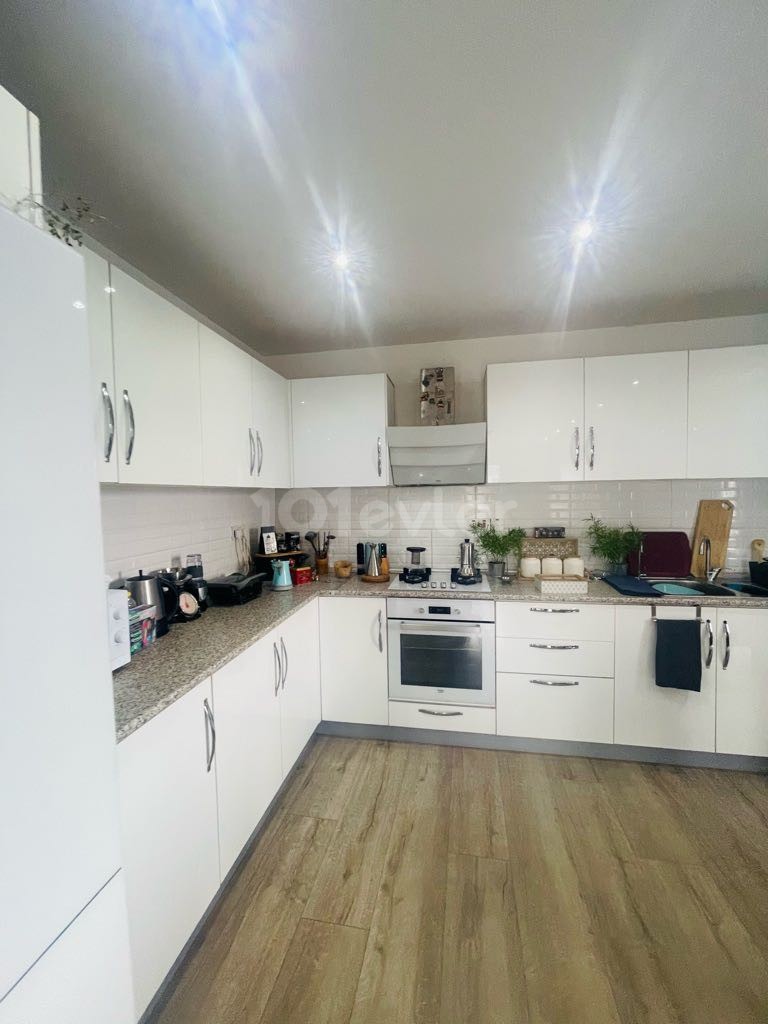 Flat For Sale in Küçük Kaymaklı, Nicosia