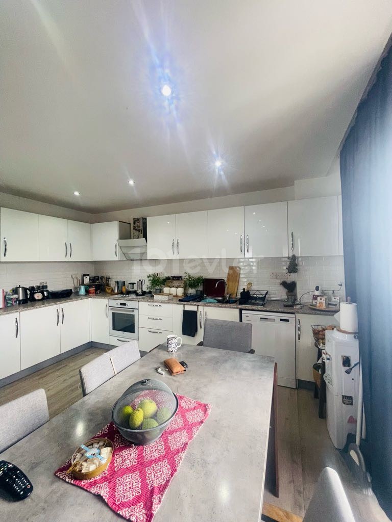 Flat For Sale in Küçük Kaymaklı, Nicosia