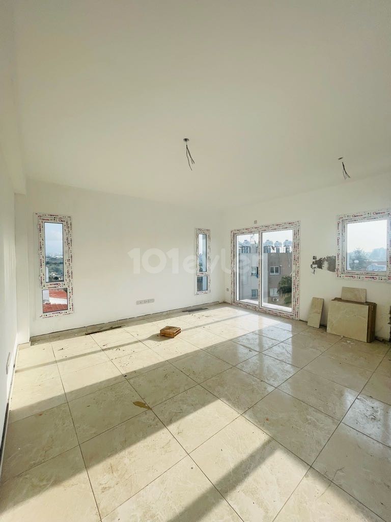 2+1 PENTHOUSE FLAT FOR SALE IN THE CENTER OF KIZILBAŞ