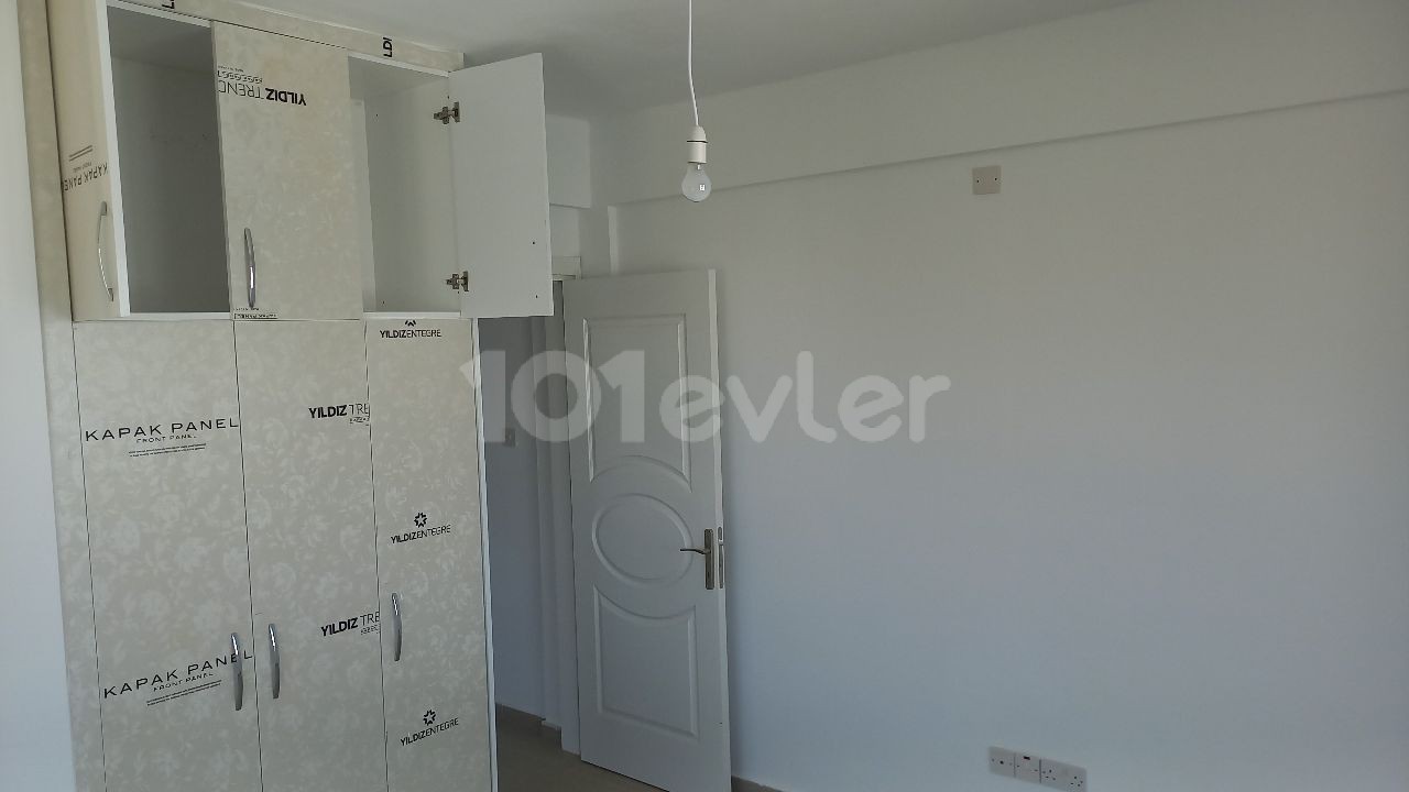 GÖNYELİDE ÜÇ CEPHESİ OLAN 2+1 90 M2 LUKS DAIRE