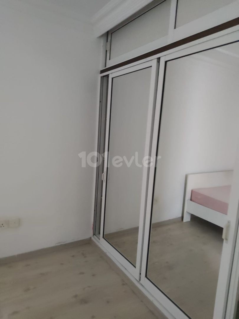 STUDENTISCH ORIENTIERTE 3+1 WOHNUNG ZUR MIETE IN LEFKOŞA ORTAKÖY 