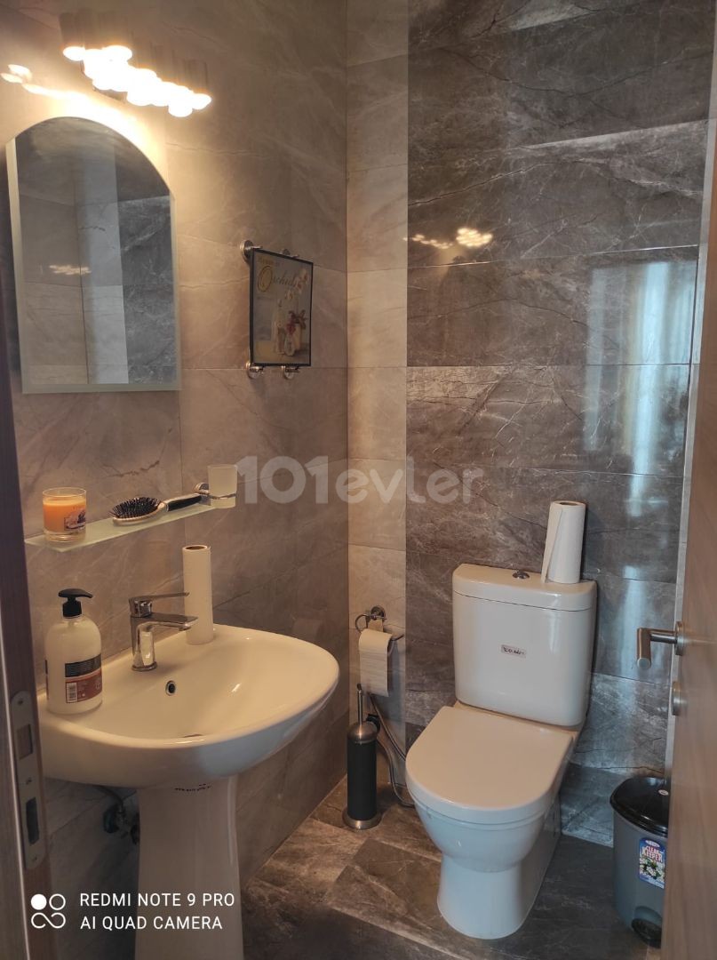 3+1 FULLY FURNISHED PENTHOUSE IN THE CENTER OF KYRENIA