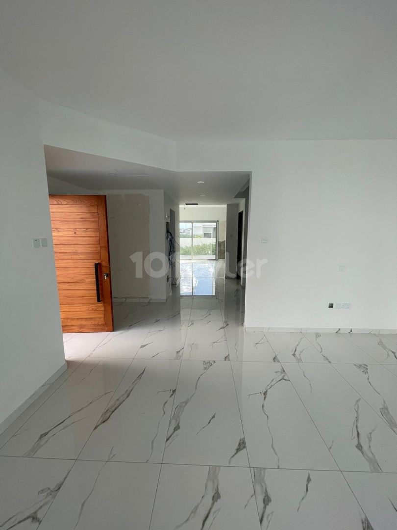 YENİKENTTE 3+1 190 M2 SATILIK VİLLA