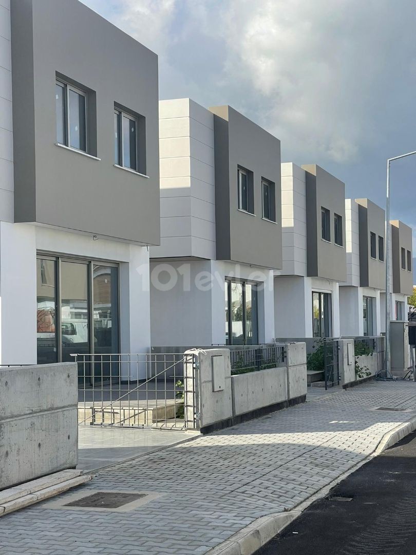 YENİKENTTE 3+1 190 M2 SATILIK VİLLA