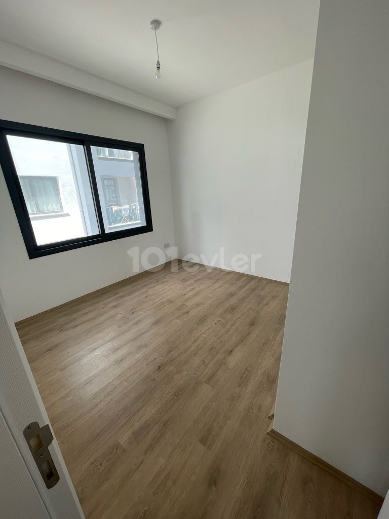 DEREBOYUNDA ASANSÖRLÜ 2+1 LÜKS DAİRE