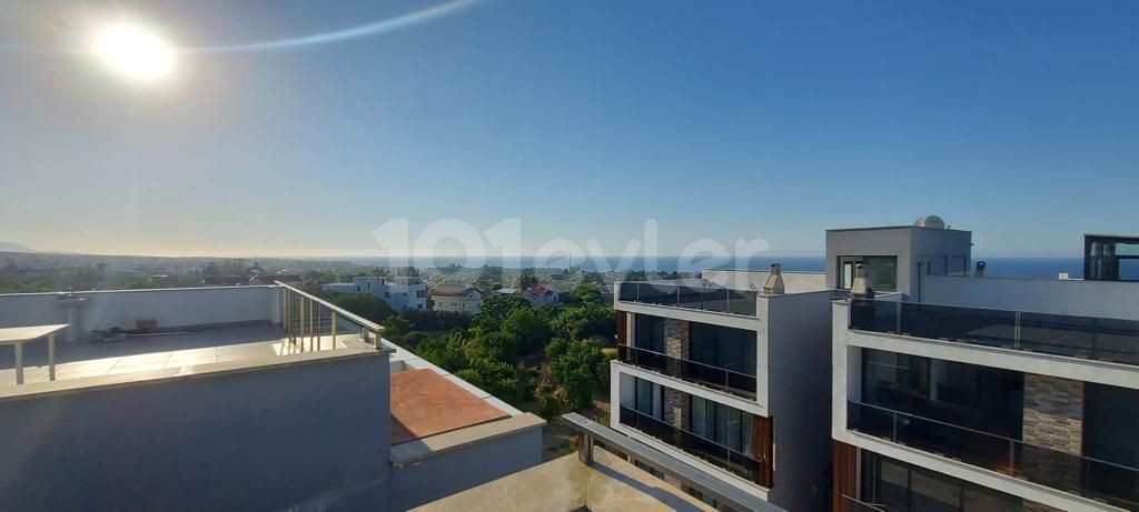 2+1 100 M2 LUXURIOUS APARTMENTS WITH POOL IN A PERFECT LOCATION IN ALSANCAK, GIRNE