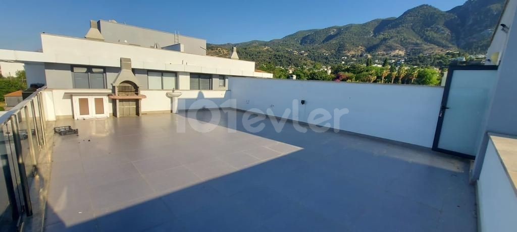 2+1 100 m2 LUXUS-WOHNUNGEN MIT POOL IN PERFEKTER LAGE IN ALSANCAK, GIRNE