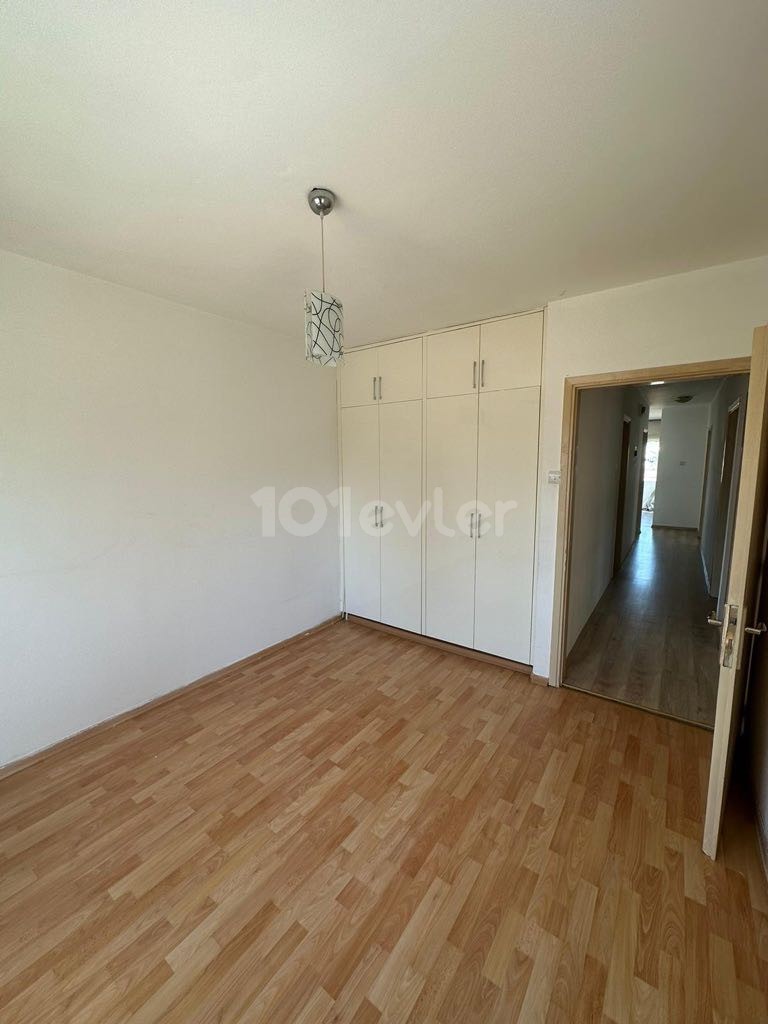 HERGESTELLT IN DER TÜRKEI, VOLLSTÄNDIG RENOVIERT, FANTASTISCHE 3+1 SEHR GERÄUMIGE WOHNUNG IN MARMARA!!!!