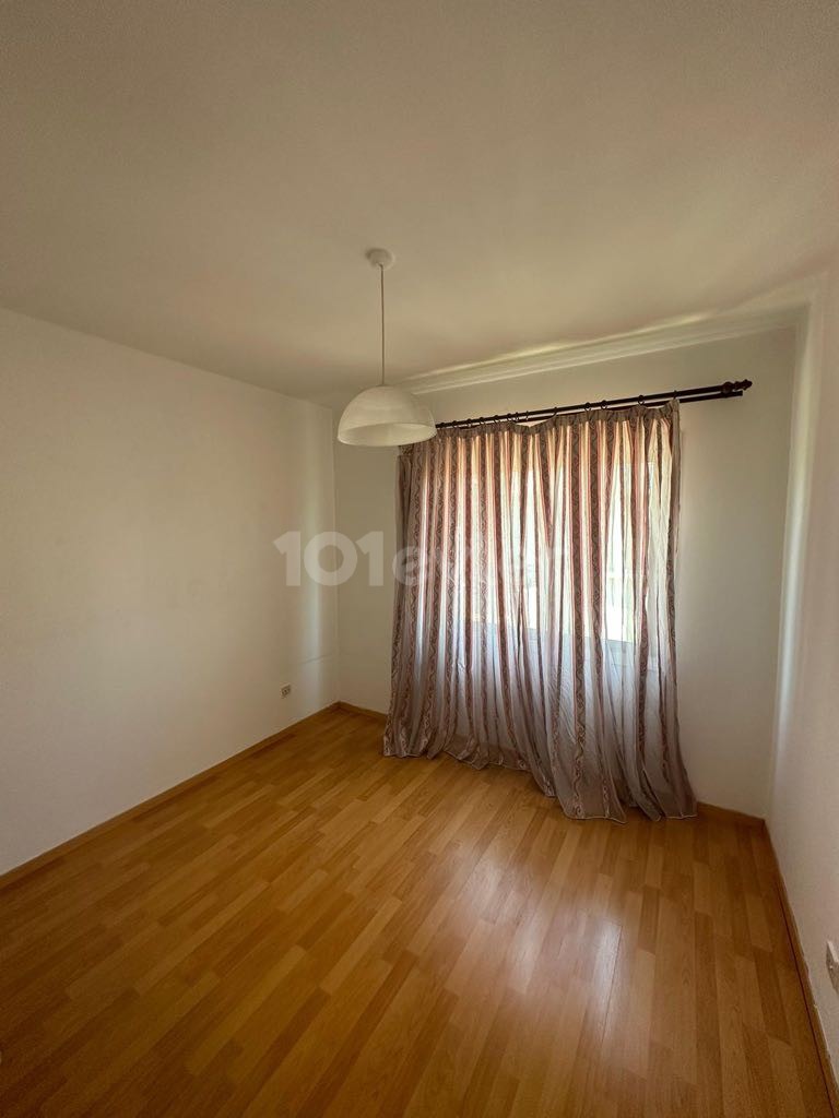 HERGESTELLT IN DER TÜRKEI, VOLLSTÄNDIG RENOVIERT, FANTASTISCHE 3+1 SEHR GERÄUMIGE WOHNUNG IN MARMARA!!!!