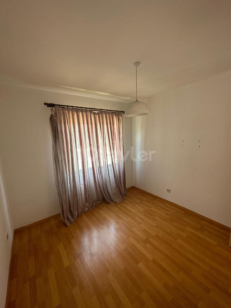 HERGESTELLT IN DER TÜRKEI, VOLLSTÄNDIG RENOVIERT, FANTASTISCHE 3+1 SEHR GERÄUMIGE WOHNUNG IN MARMARA!!!!