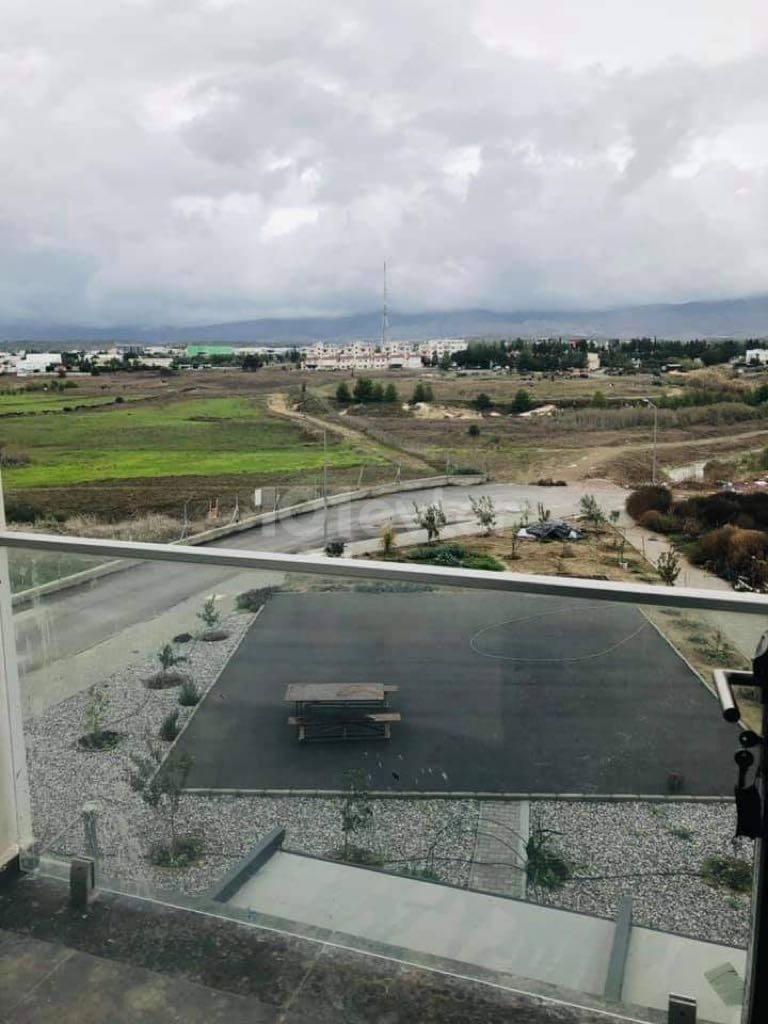 Penthouse For Sale in Küçük Kaymaklı, Nicosia