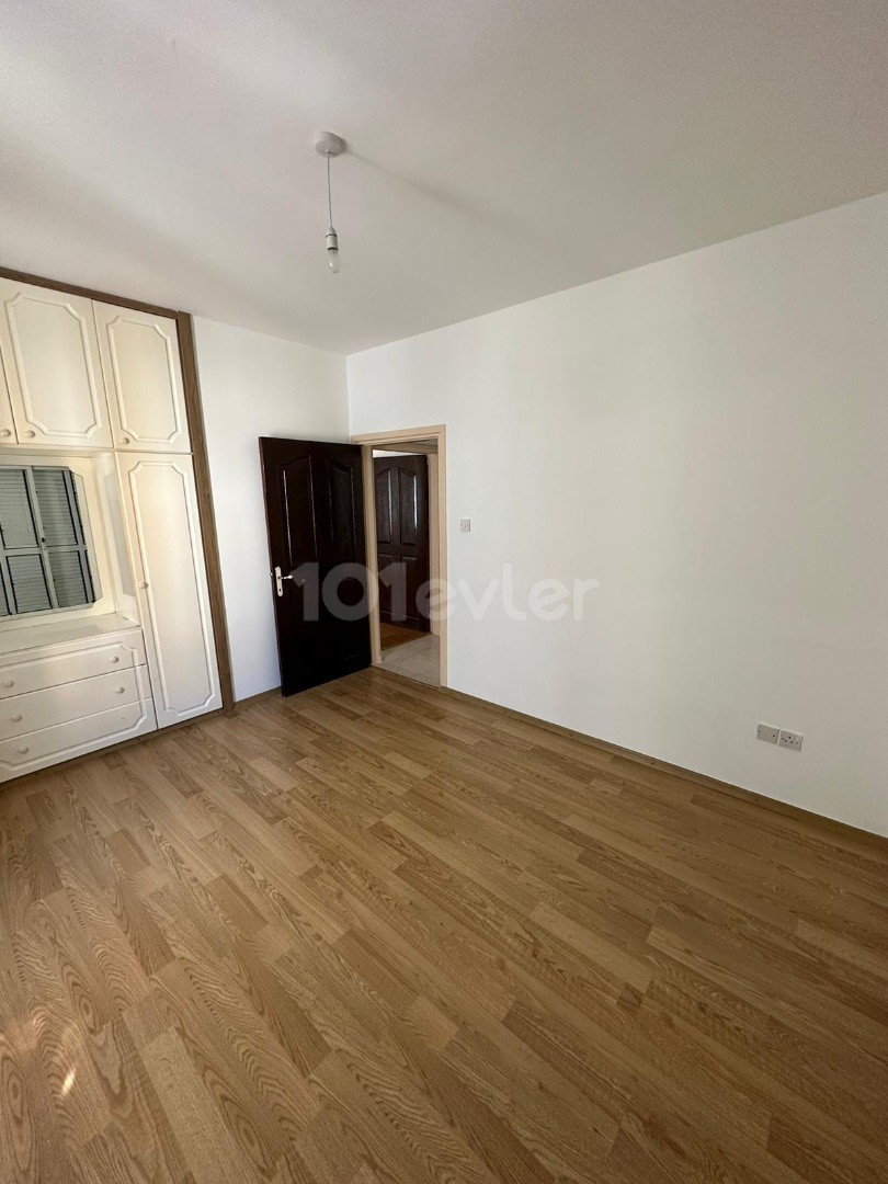 3+1 FLAT FOR SALE IN GÖNYELI NO VAT !!!