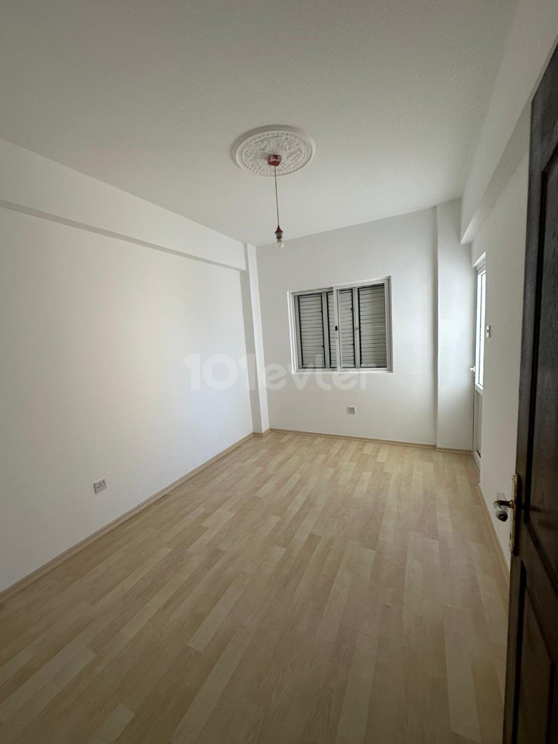 3+1 FLAT FOR SALE IN GÖNYELI NO VAT !!!