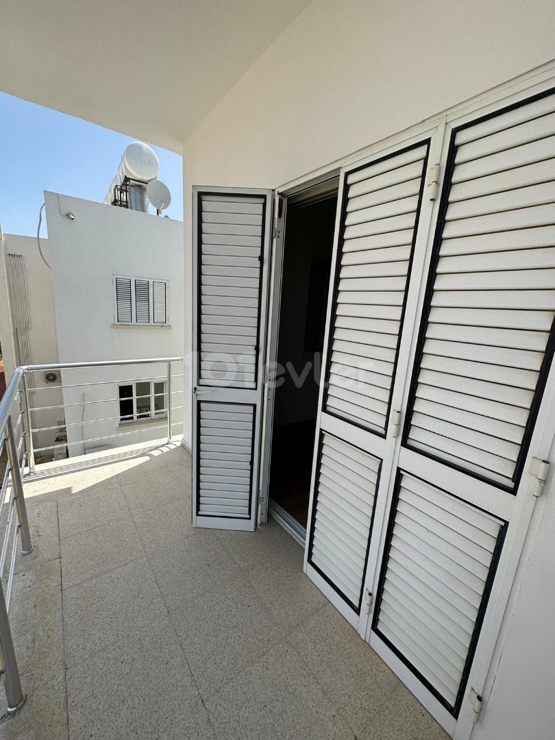 3+1 FLAT FOR SALE IN GÖNYELI NO VAT !!!