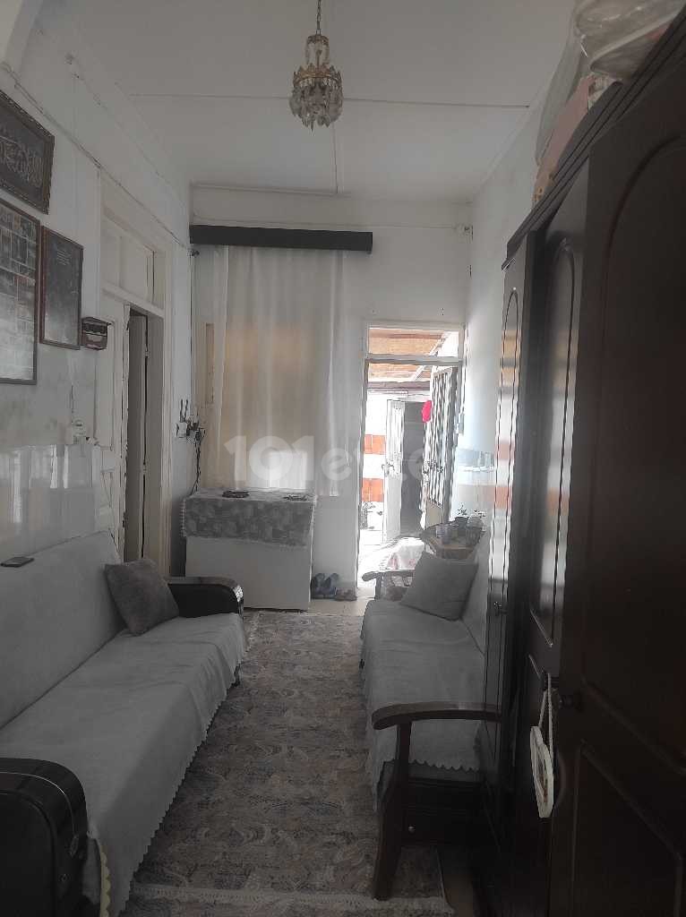 2+1 DETACHED FLAT FOR SALE IN NICOSIA.