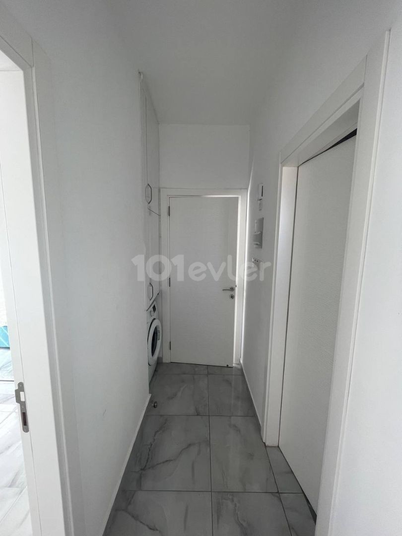 NEUE GERÄUMIGE MÖBLIERTE 2+1-WOHNUNG ZU VERMIETEN IN NICOSIA ORTAKÖY