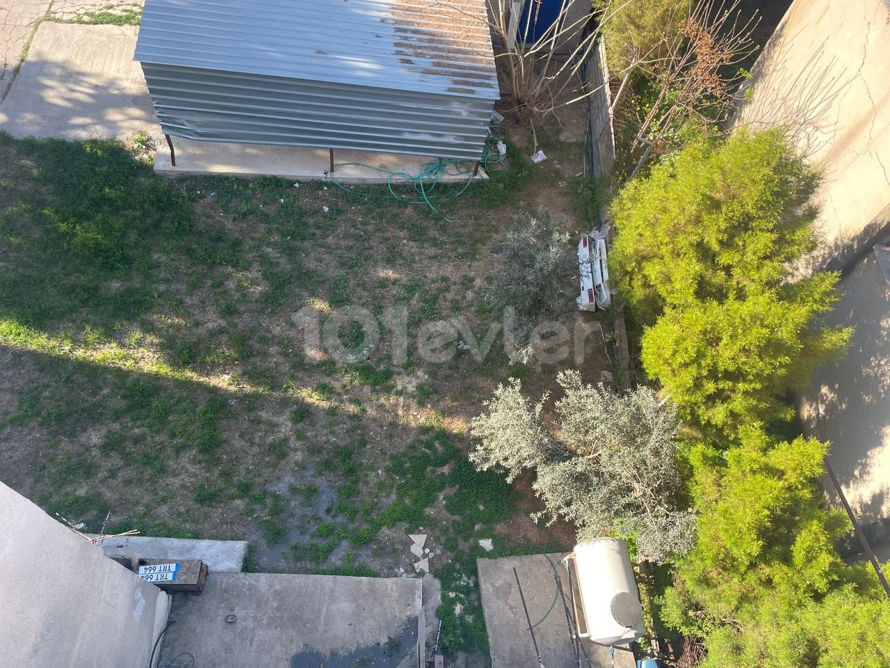 COMPLETE BUILDING FOR SALE IN GÖNYELI IN GOOD CONDITION FOR FUTURE INVESTMENT PURPOSES