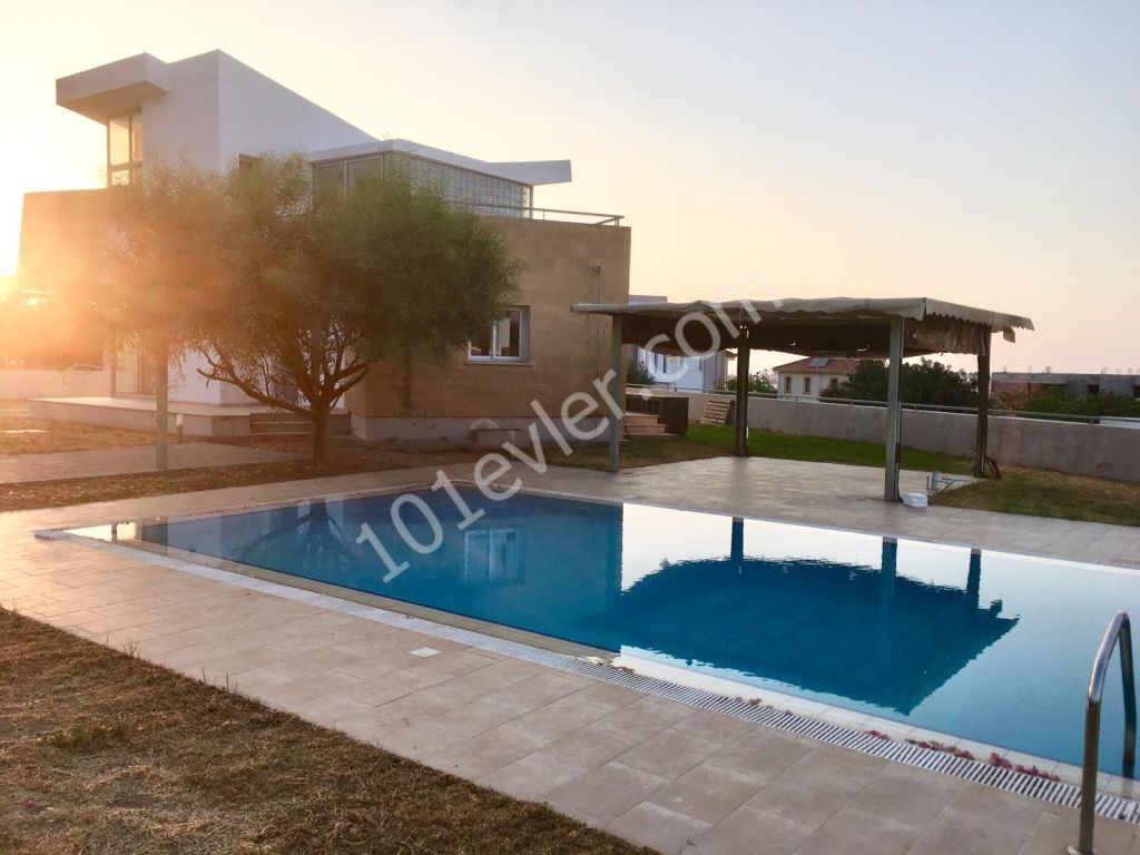 2 bedroom villa for rent between Bellapais and Ozankoy