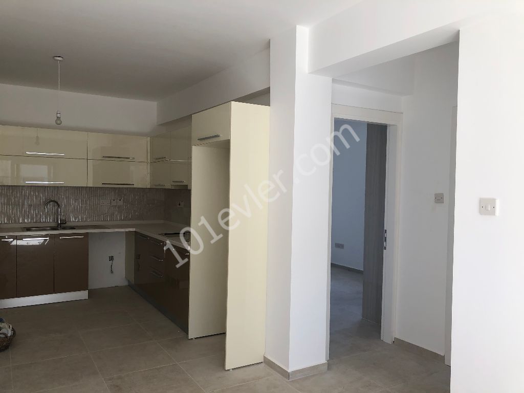 Century 21 Island Alsancak'da Kiralık Yeni 2+1 Eşyasız Daire