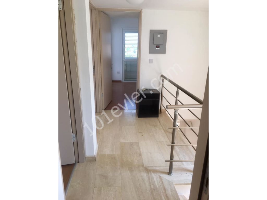 Girne Ozanköy'de Kiralık 3+1 Villa