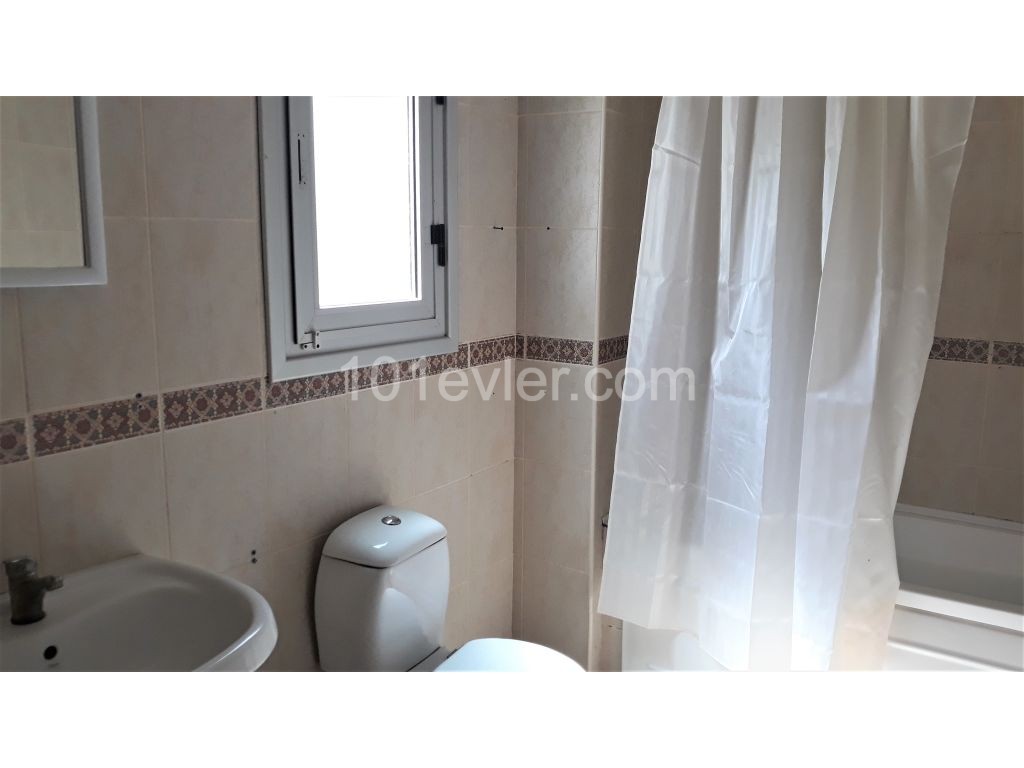 2 1 flat for rent in Kyrenia Center