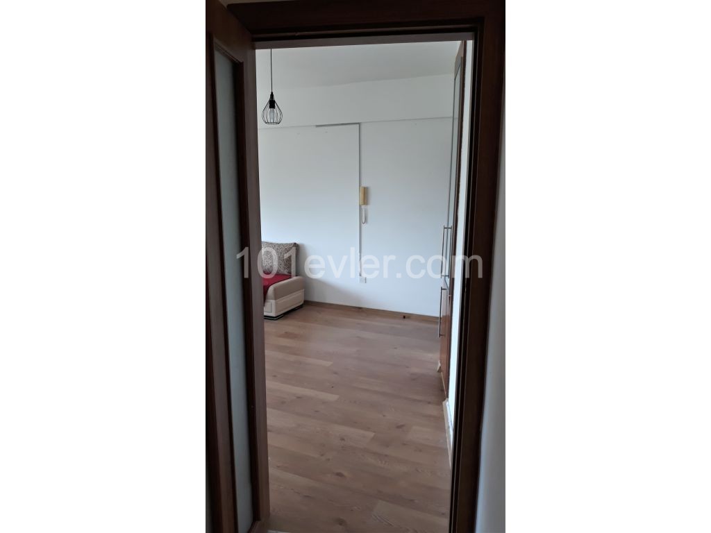 2 1 flat for rent in Kyrenia Center