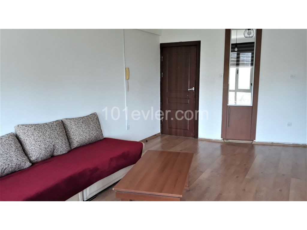 2 1 flat for rent in Kyrenia Center