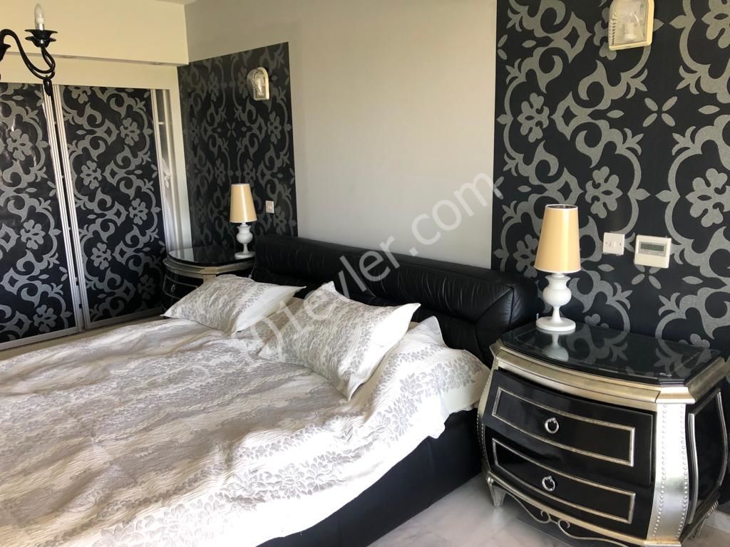 Girne Çatalköy Satılık Villa /  Denize Sıfır