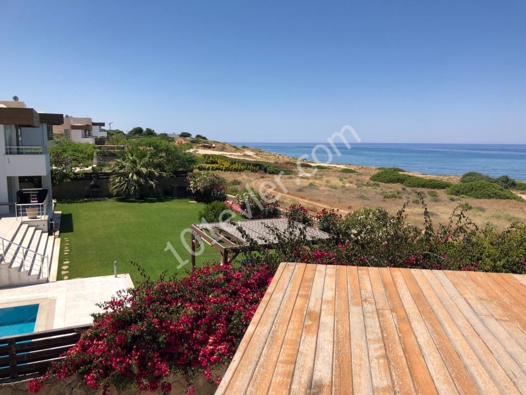 Girne Çatalköy Satılık Villa /  Denize Sıfır