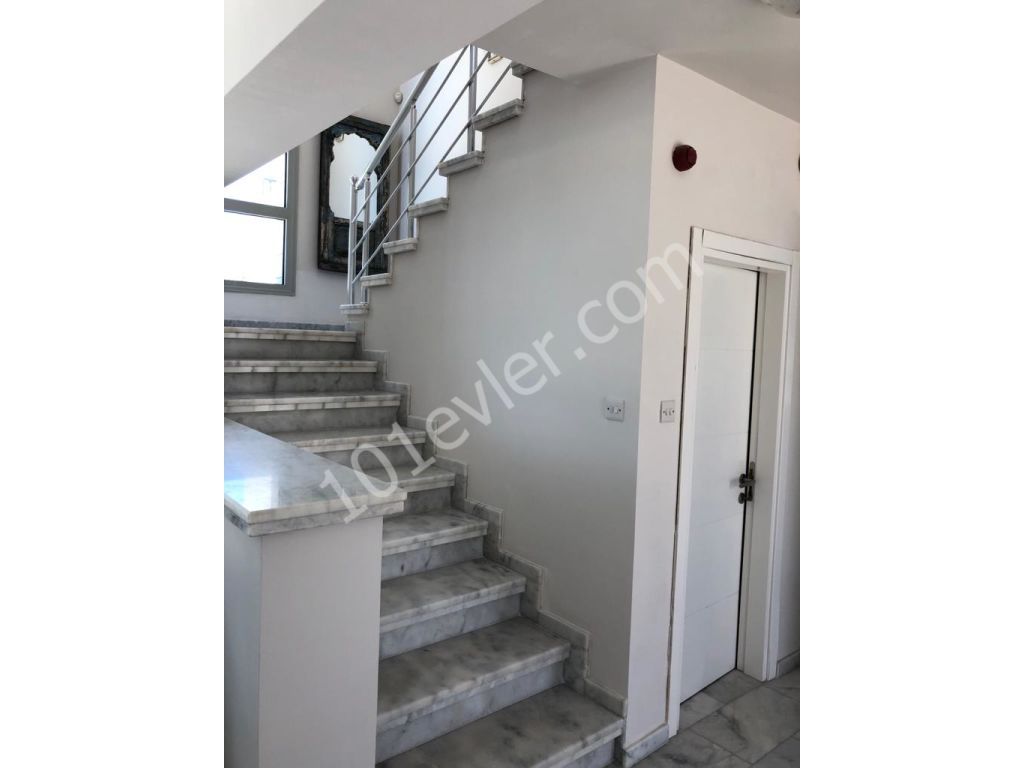 Girne Çatalköy Satılık Villa /  Denize Sıfır