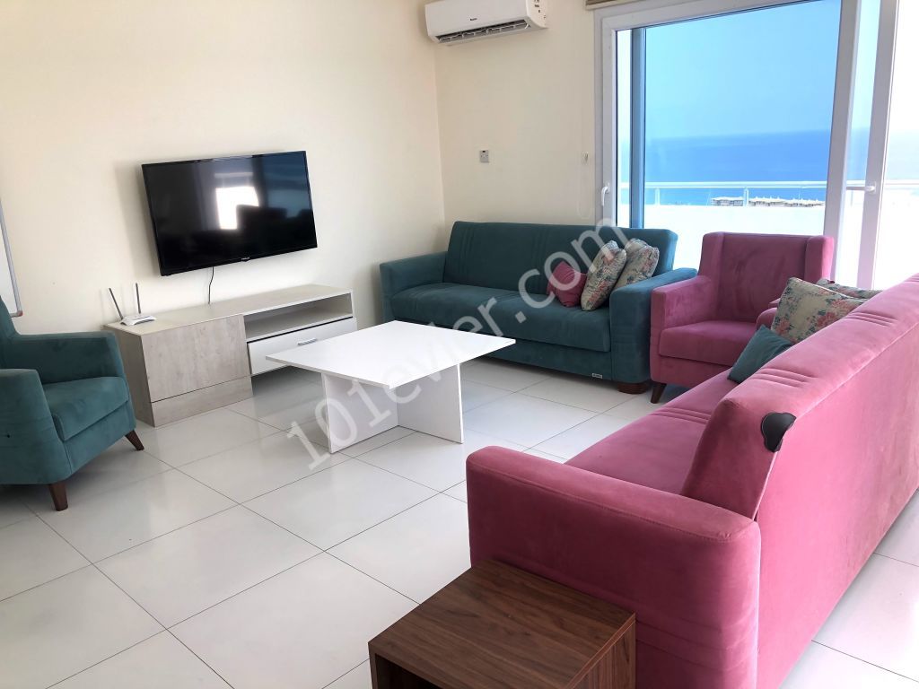 Girne merkezde Kaşgar bölgesinde Kiralık 3+1 Penthouse muhteşem manzaralı