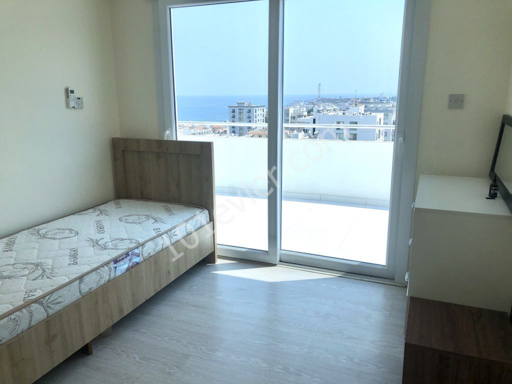 Girne merkezde Kaşgar bölgesinde Kiralık 3+1 Penthouse muhteşem manzaralı