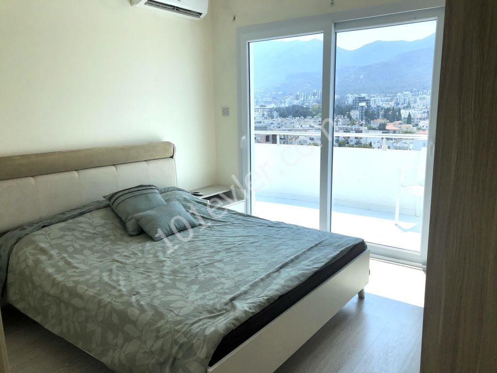 Girne merkezde Kaşgar bölgesinde Kiralık 3+1 Penthouse muhteşem manzaralı