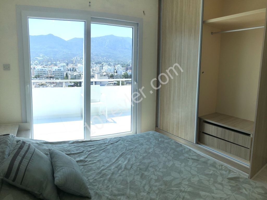 Girne merkezde Kaşgar bölgesinde Kiralık 3+1 Penthouse muhteşem manzaralı