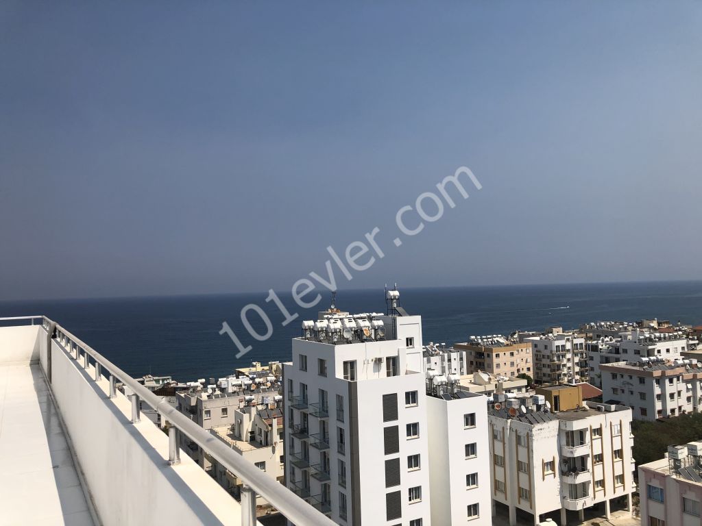 Girne merkezde Kaşgar bölgesinde Kiralık 3+1 Penthouse muhteşem manzaralı