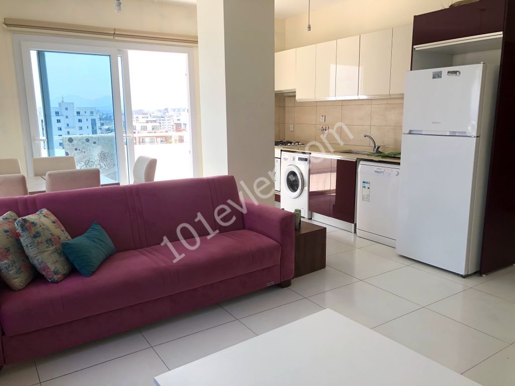 Girne merkezde Kaşgar bölgesinde Kiralık 3+1 Penthouse muhteşem manzaralı