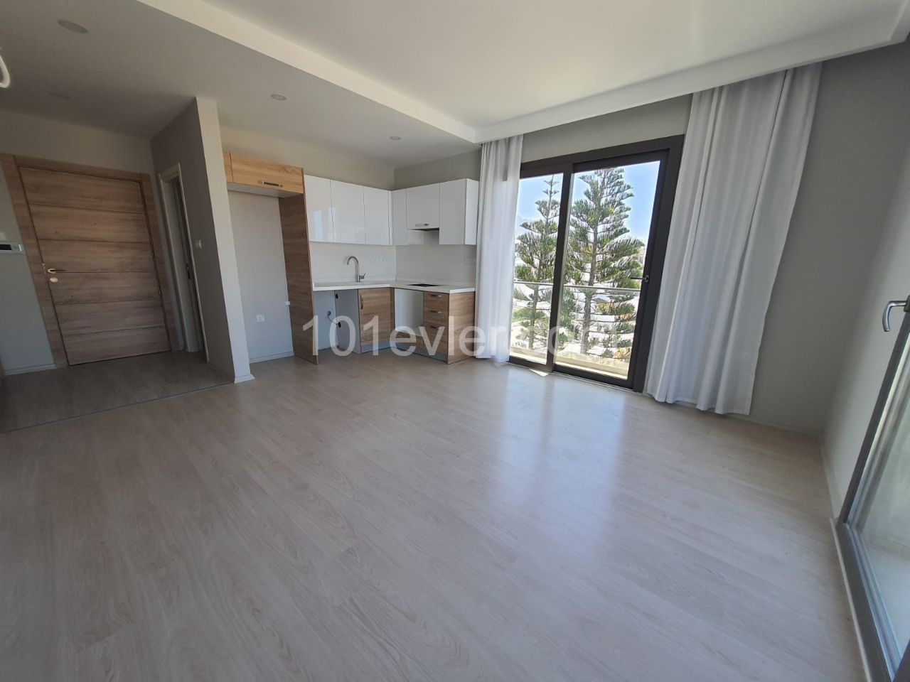 1+1 apartment for sale in Kyrenia Center