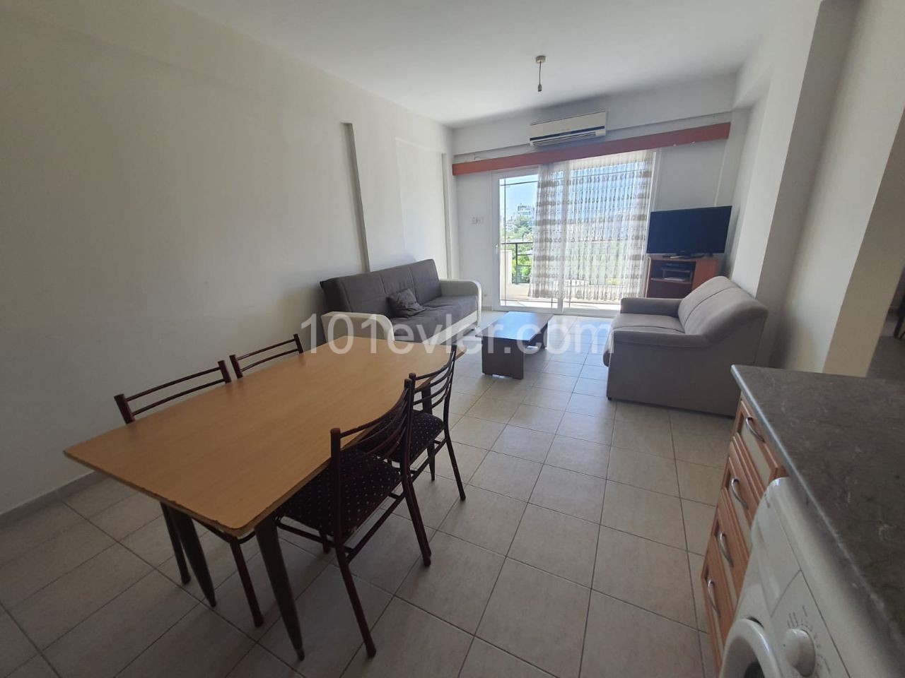 2+1 apartment for rent in Kyrenia Center