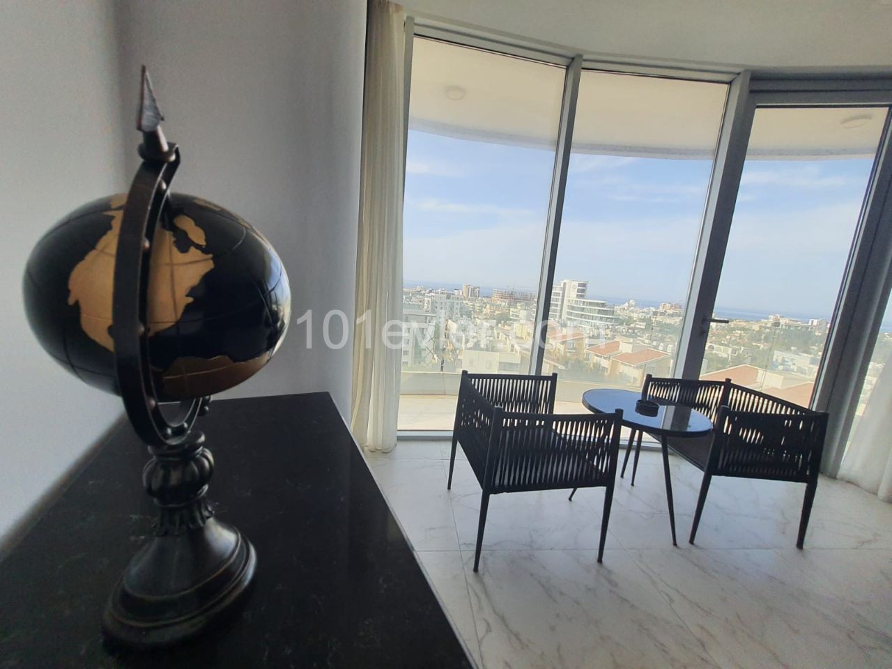 2+1 apartment for rent in Kyrenia, Center / Luxury