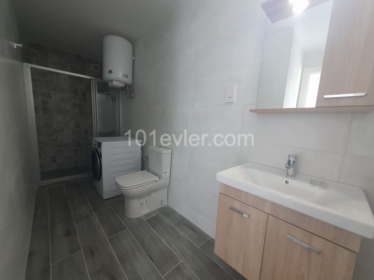 3 bedroom penthouse apartment for rent in Kyrenia Center / Dublex