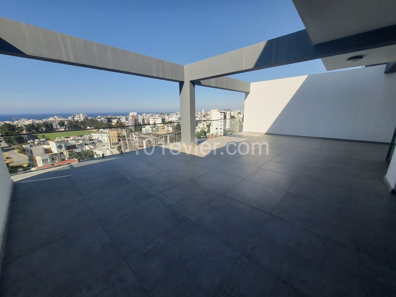 3 bedroom penthouse apartment for rent in Kyrenia Center / Dublex