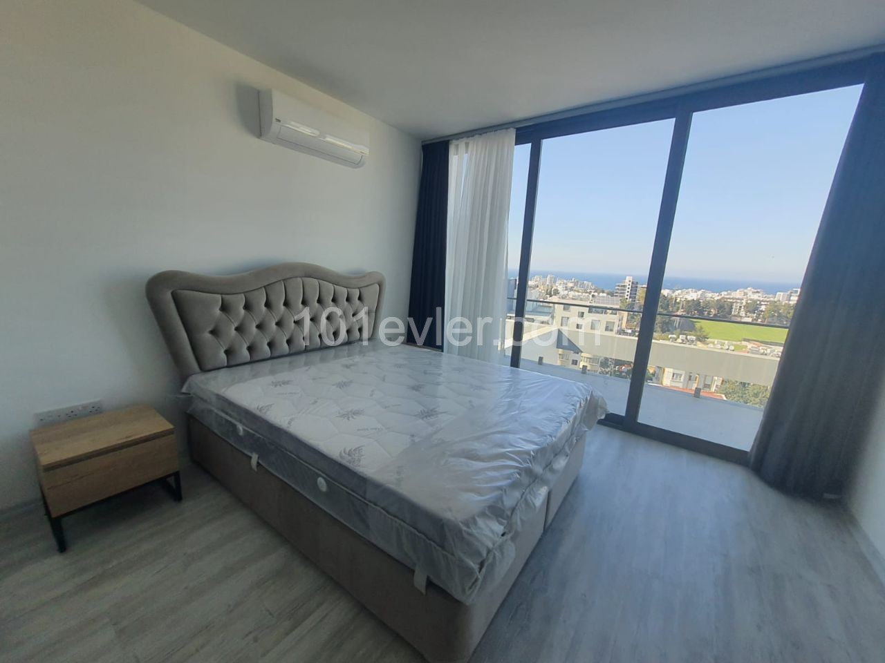 3 bedroom penthouse apartment for rent in Kyrenia Center / Dublex