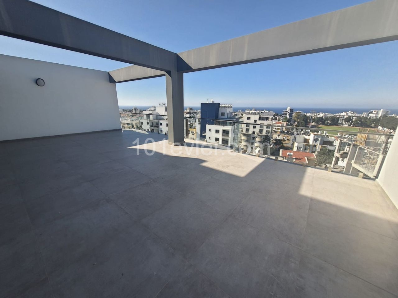 3 bedroom penthouse apartment for rent in Kyrenia Center / Dublex